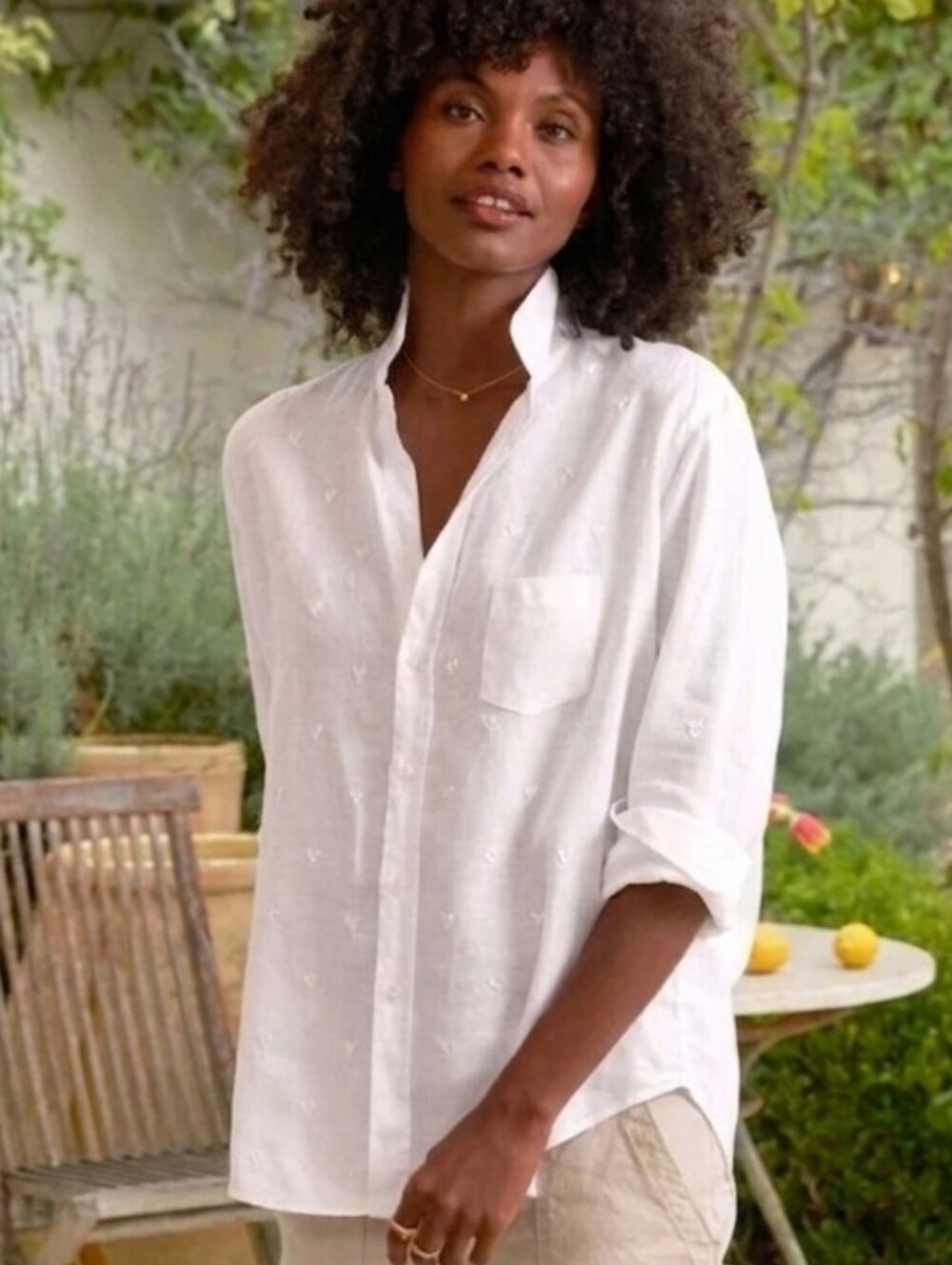 Frank&Eileen 100% linen shirt Size Large Long Sleeve with embroidered hearts